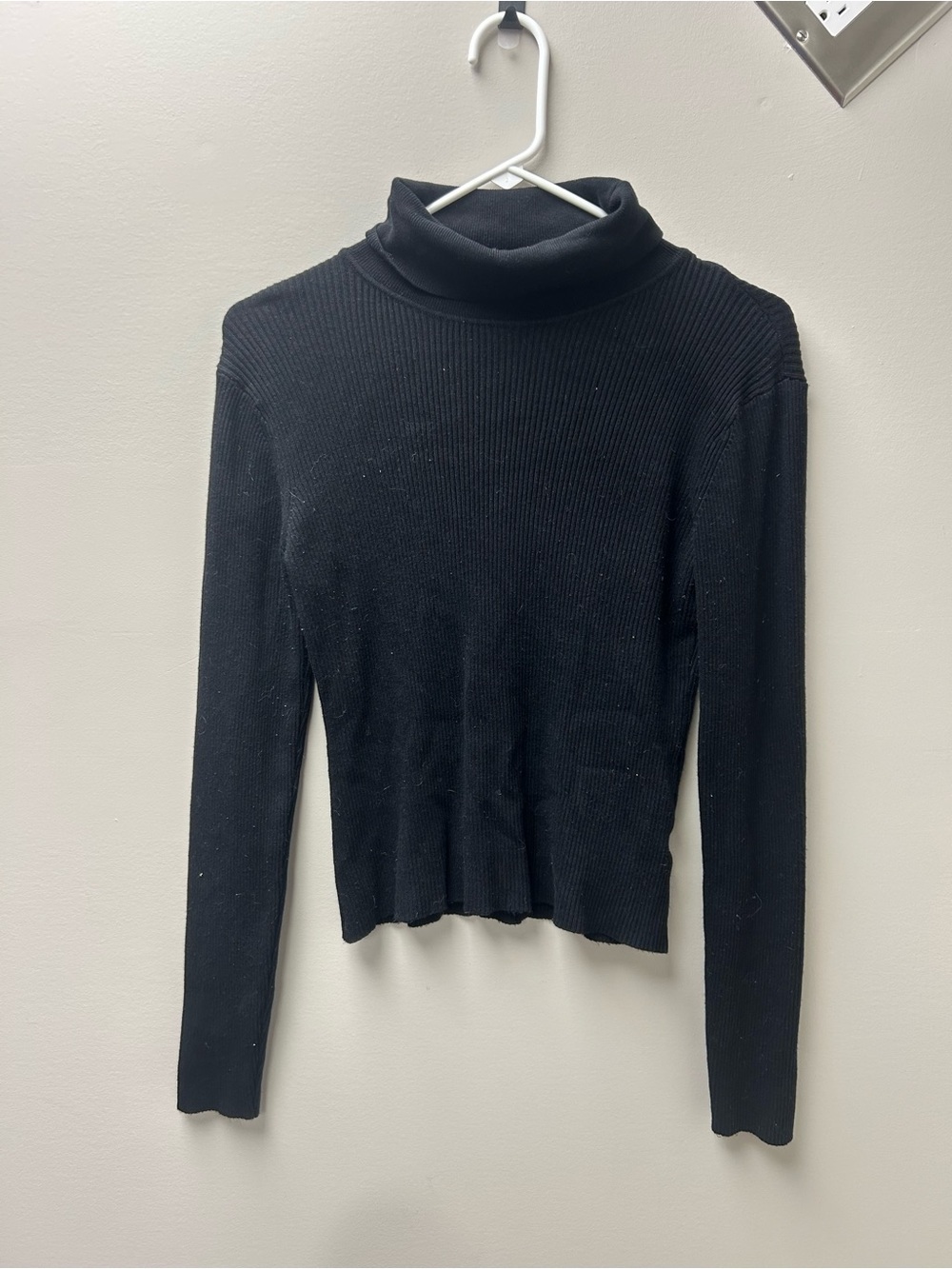 Dynamite Womenβs Black Ribbed Long Sleeve, Open Back, Mockneck Shirt